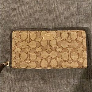Women’s Coach Wallet